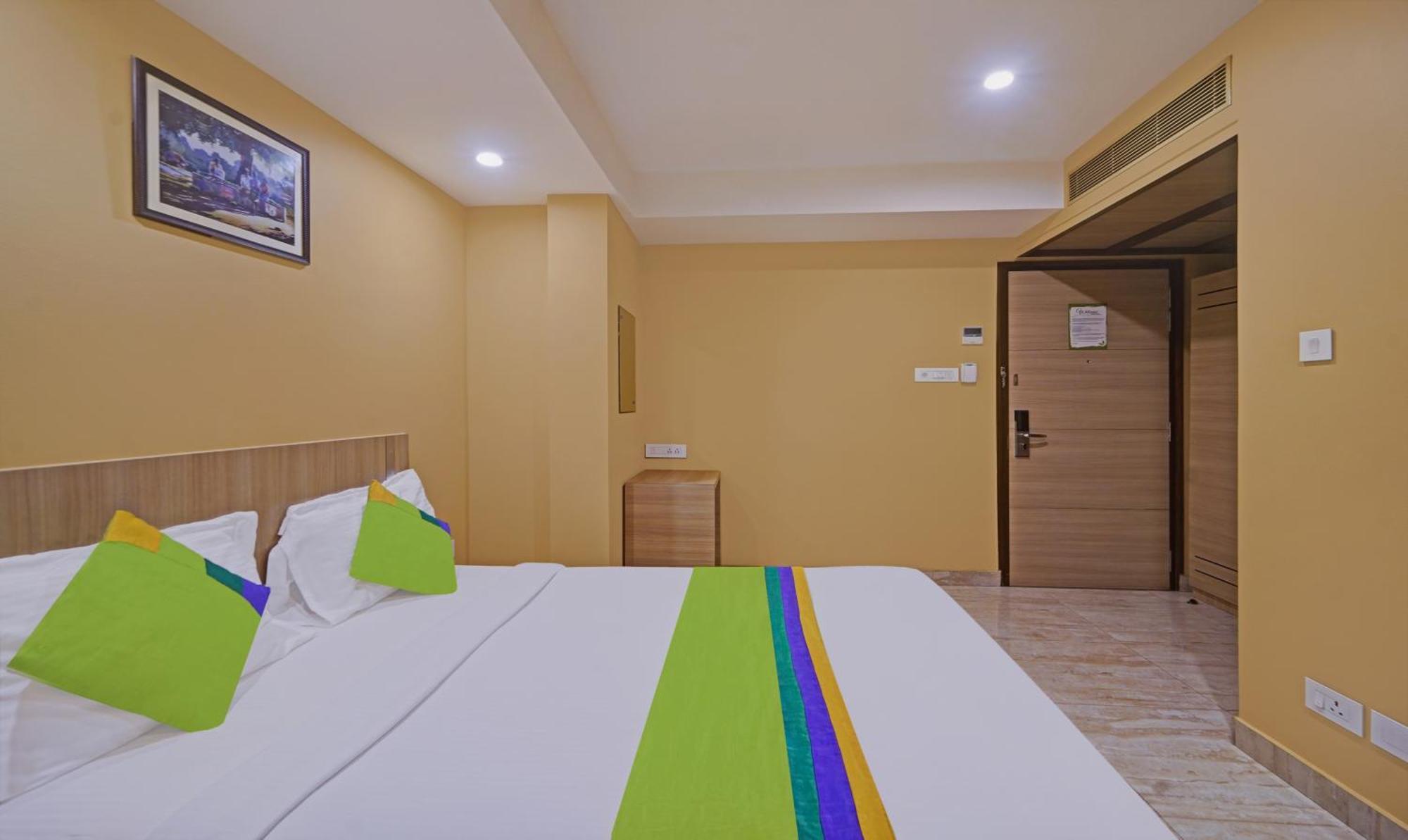 Treebo Fourth Avenue Hotel Csennai Kültér fotó