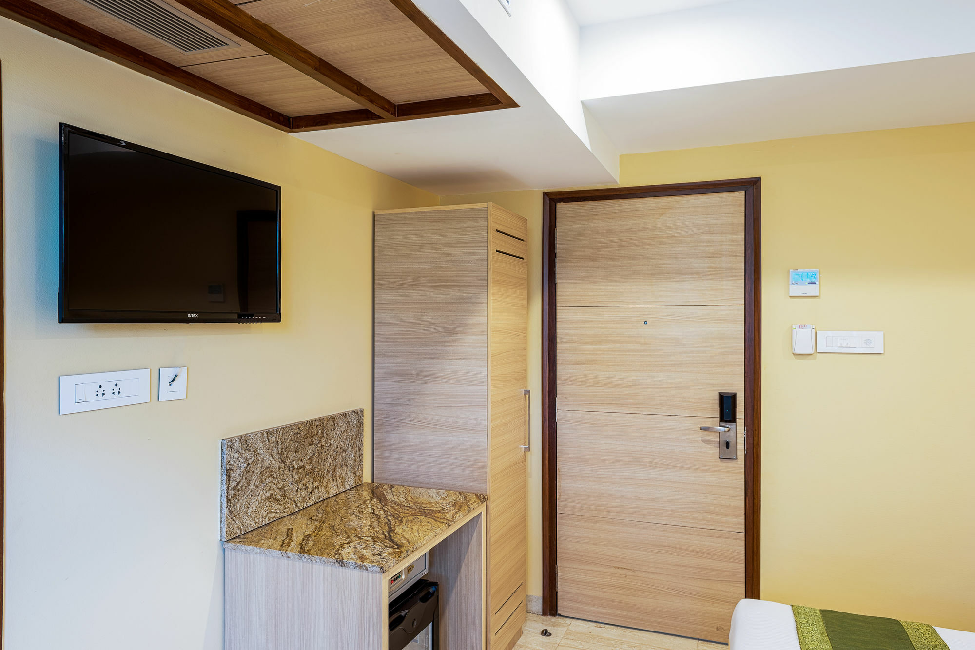 Treebo Fourth Avenue Hotel Csennai Kültér fotó