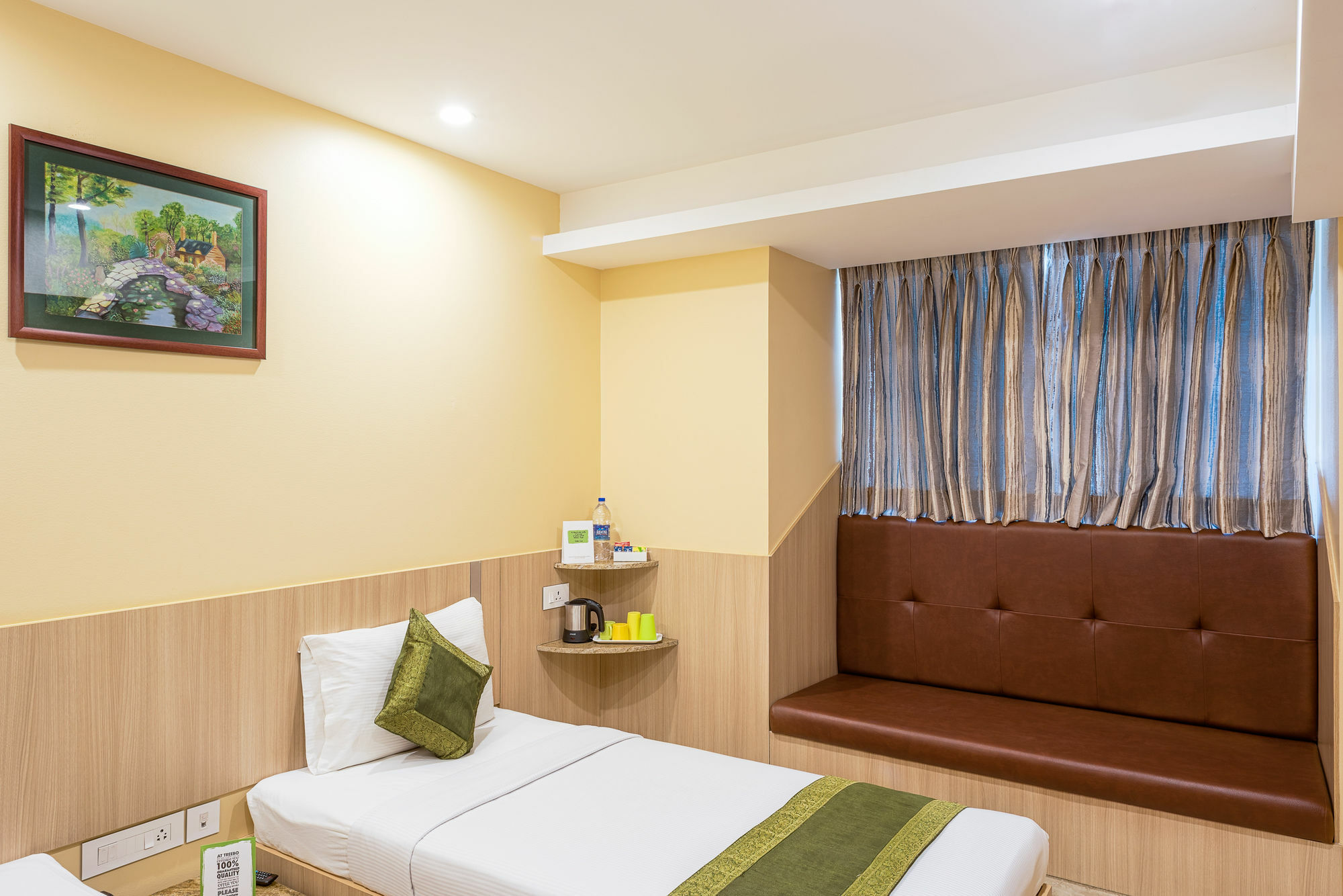 Treebo Fourth Avenue Hotel Csennai Kültér fotó