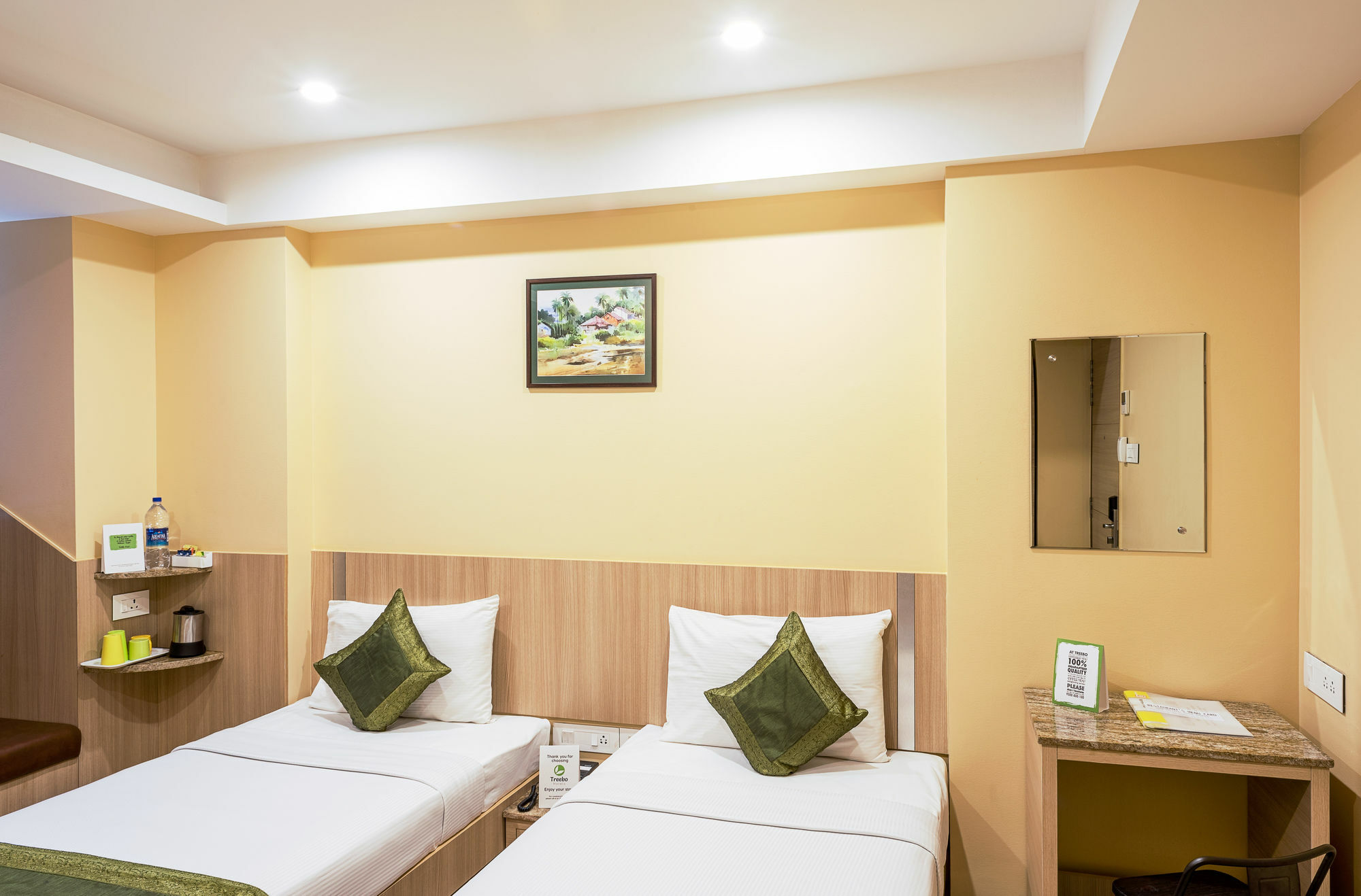 Treebo Fourth Avenue Hotel Csennai Kültér fotó