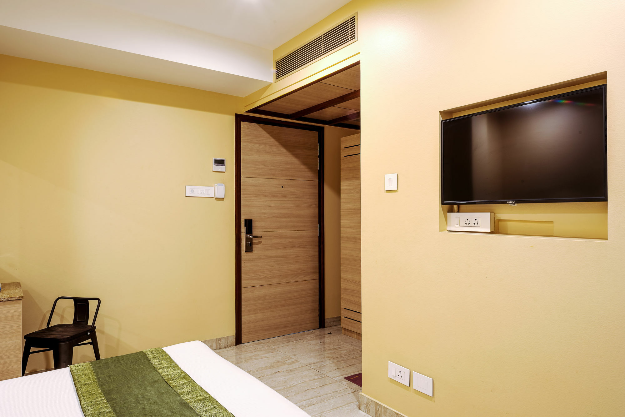 Treebo Fourth Avenue Hotel Csennai Kültér fotó