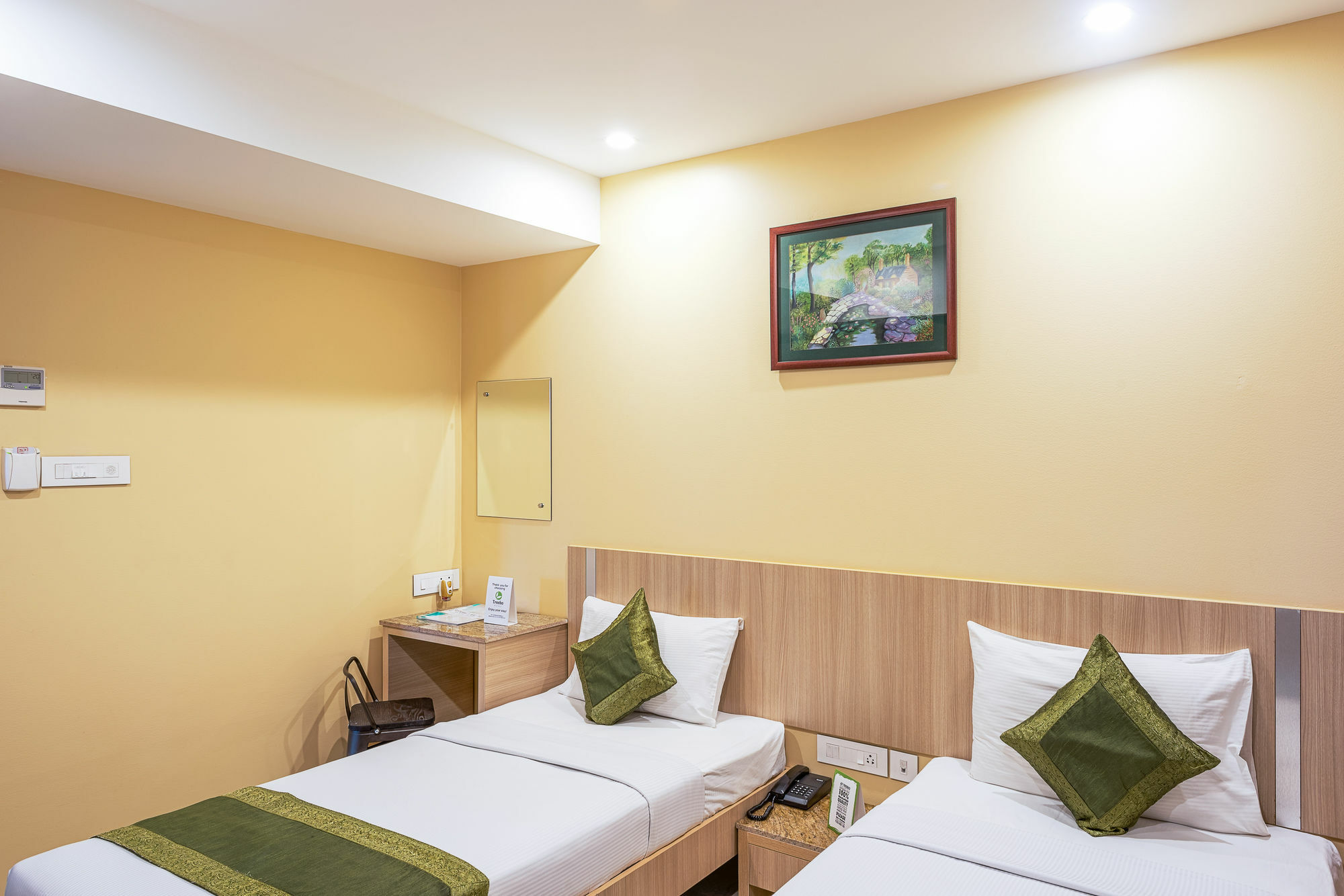 Treebo Fourth Avenue Hotel Csennai Kültér fotó