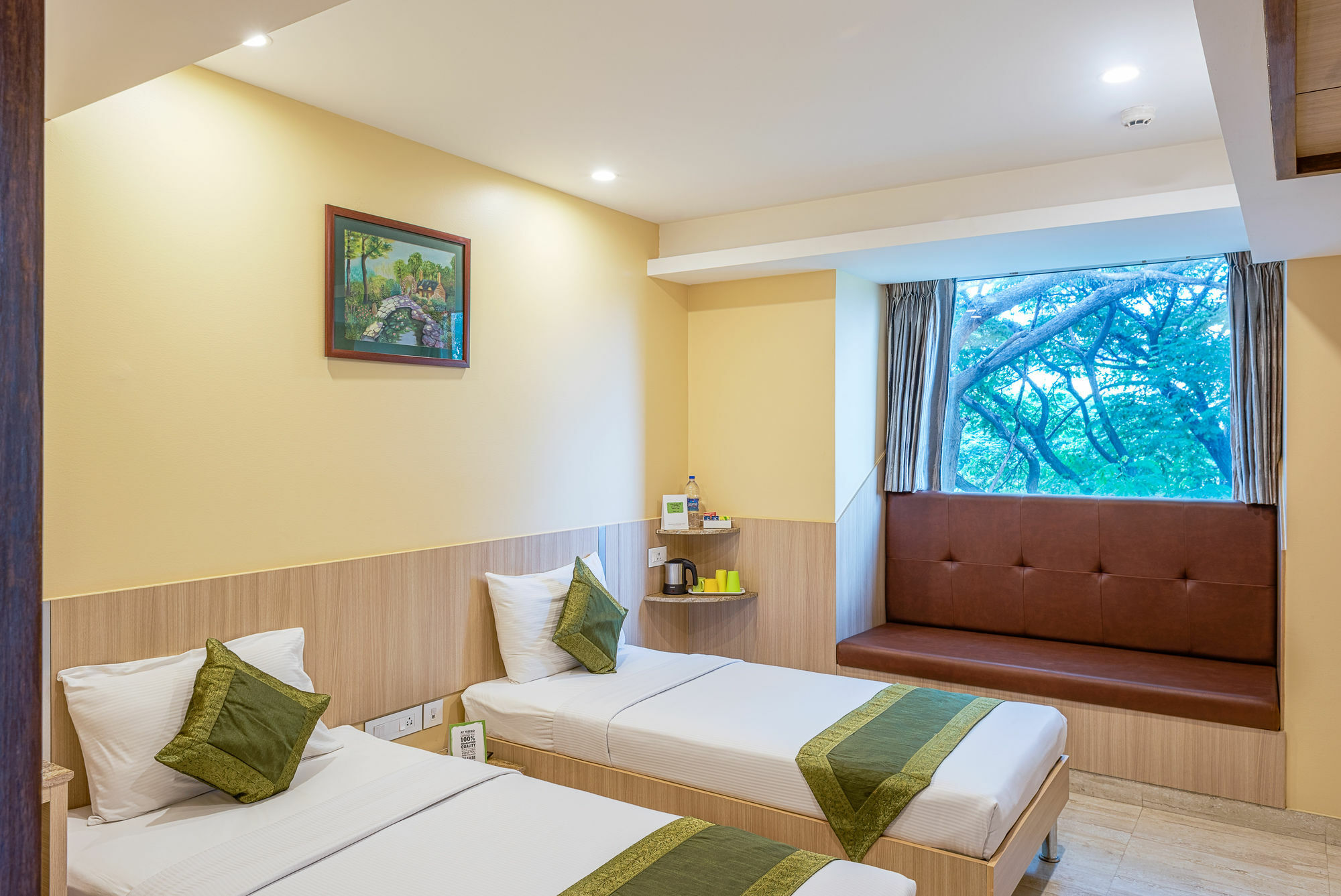 Treebo Fourth Avenue Hotel Csennai Kültér fotó