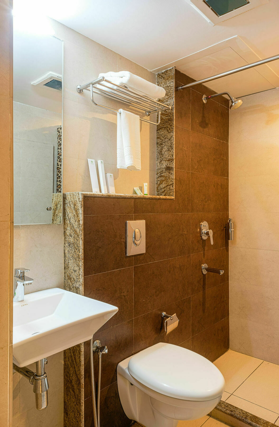 Treebo Fourth Avenue Hotel Csennai Kültér fotó